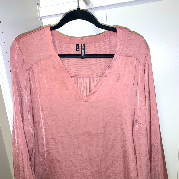 Silky and stylish - Picture 1 of 1